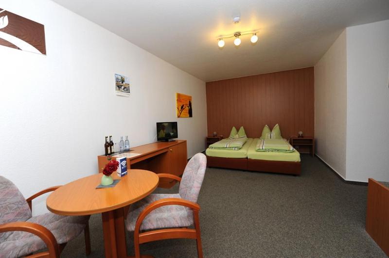 Gasthof Und Pension Zick Eggesin Exterior foto